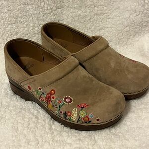 Embroidered Dansko Tan Clogs